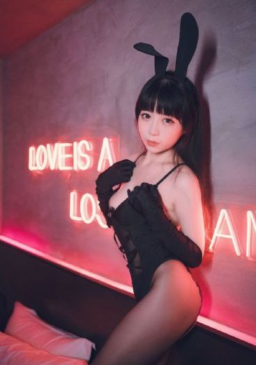 吴梦梦到粉丝家里洗澡在线