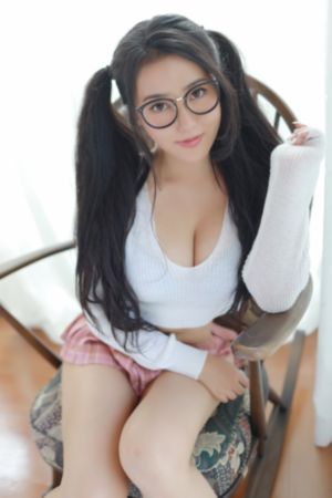 浑圆乳房大力地揉搓着h