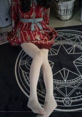 日本年轻的妈妈